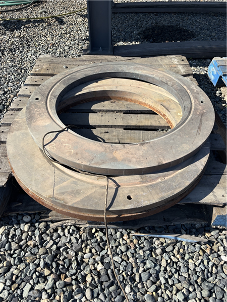 Lot Of Spare Nordberg 30" X 60" Gyratory Parts)